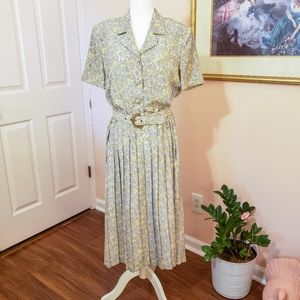Vintage Floral Dress with Pleated Skirt and Belted Waist